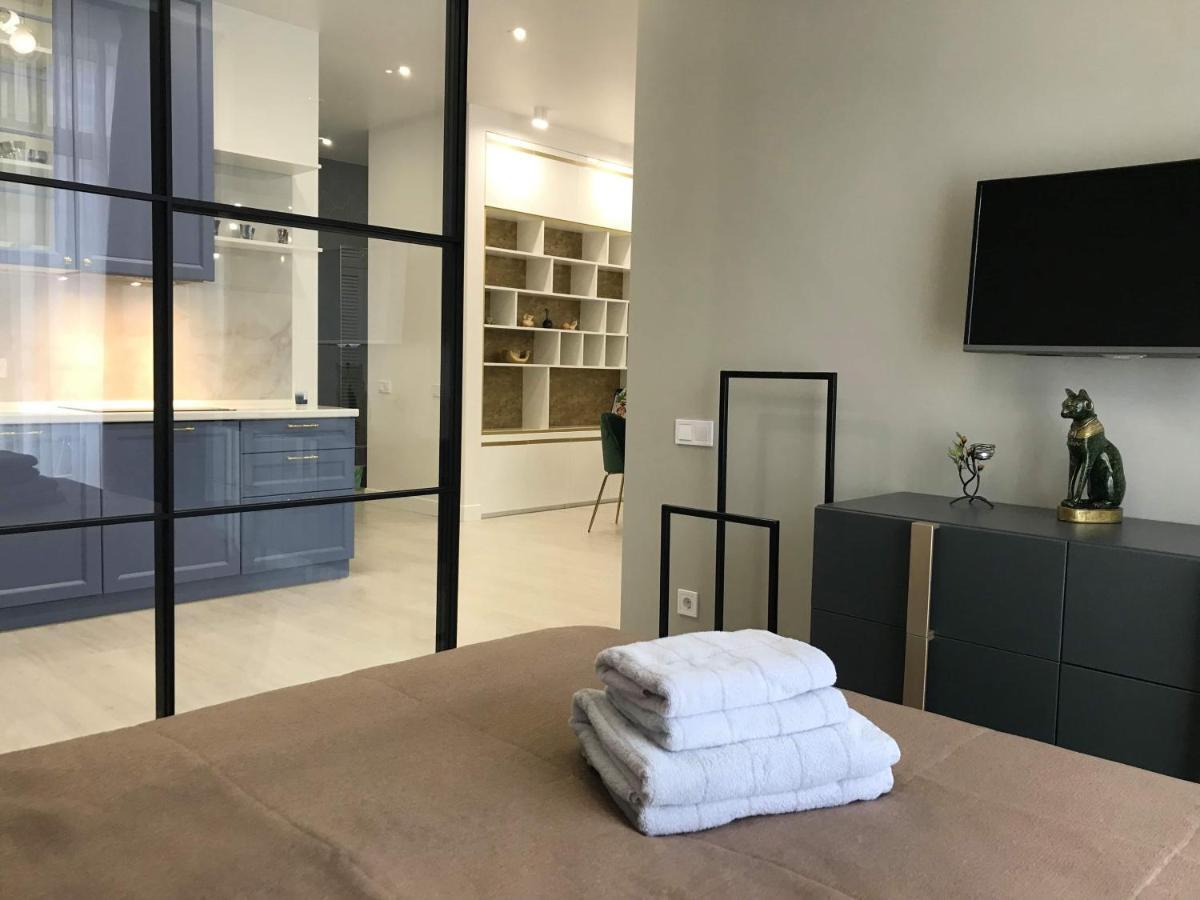 *Luxury Apartment In The City Center* 基輔 外观 照片